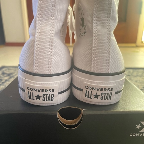 White platform high converse size 8.5 - Picture 2 of 6